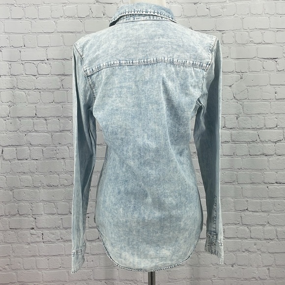 Bullhead Black Small Button Up Chambray Blue Stretchy Long Sleeve Top - Picture 4 of 8